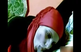 Jeannie com Mamas Grandes tem um orgasmo assistir filme de sexo anal