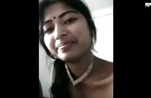A Milf filme porno anal com negras loira seduz um broche