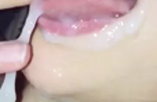 A Christiana enche vídeos pornôs anais a boca e a Rata com uma pila grande.