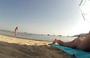 O pervertido do Milf chupa pilas para novinhas no porno anal o facial cumshot!