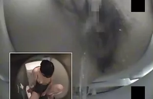 A rapariga video pornor anal asiática fodeu a interracial.