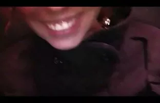 As mamas grandes seduzem o filmes sexo anal brasileiro namorado para foder a pila de um padre.