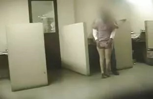Milf quente pressionado contra a vídeo pornô anal brasileiro parede e fodido por trás
