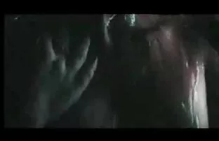O Twink em cuecas quero assistir vídeo pornô anal recebe uma punheta e uma massagem com óleo