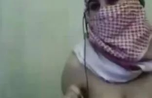 18 anos de idade videos de sexo anal com virgens está chocado e chora do primeiro Broche