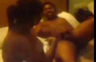A miúda japonesa tem um ménage à trois num professor vídeo pornô brasileiro sexo anal