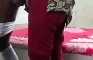 Redhead crossdresser com Mamas grandes a meter o dedo na sua Pila sexo com dupla penetração gratis enorme
